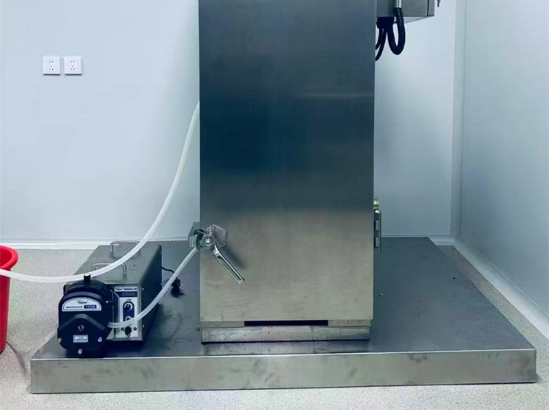 蠕動(dòng)泵用于管式離心機(jī)配套藥液傳輸